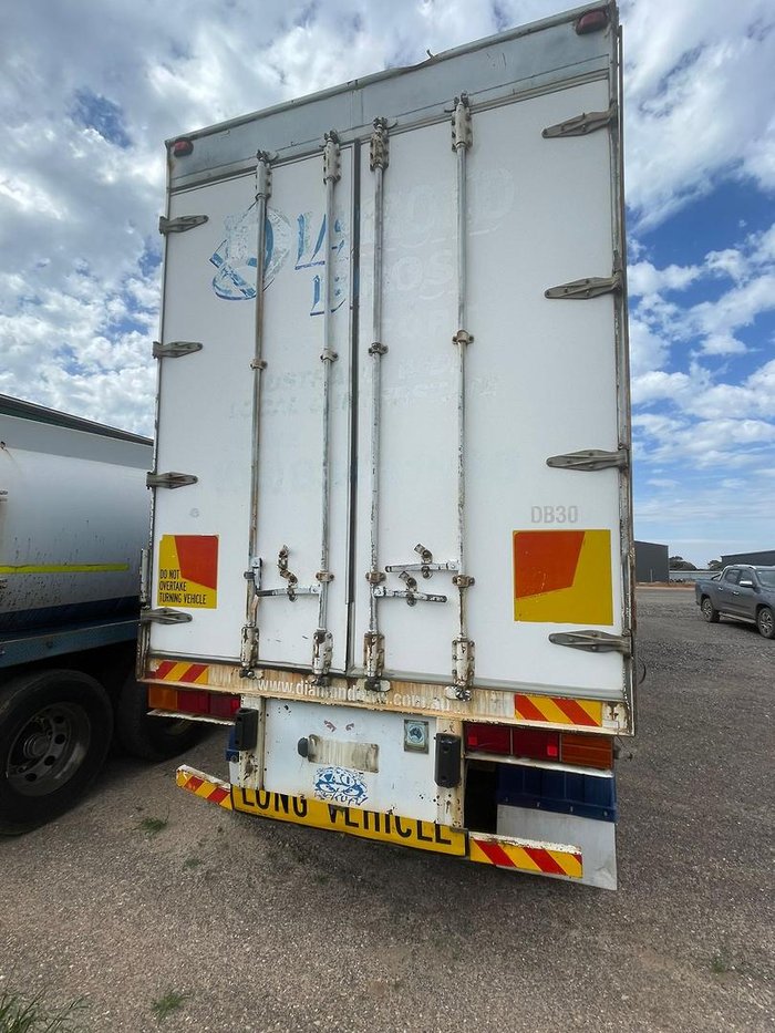 1989 Maxicube Curtainsider Tri-Axle Trailer