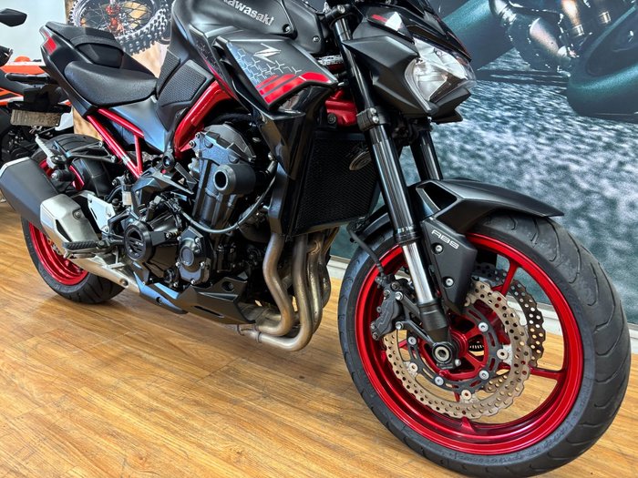 2021 Kawasaki Z900 SUPERNAKED (ZR900) GREY