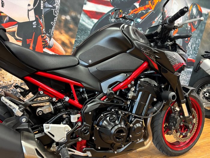 2021 Kawasaki Z900 SUPERNAKED (ZR900) GREY
