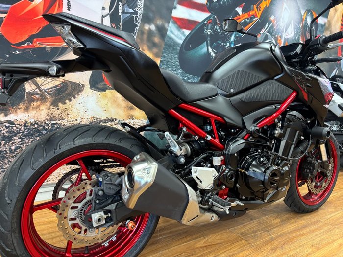2021 Kawasaki Z900 SUPERNAKED (ZR900) GREY