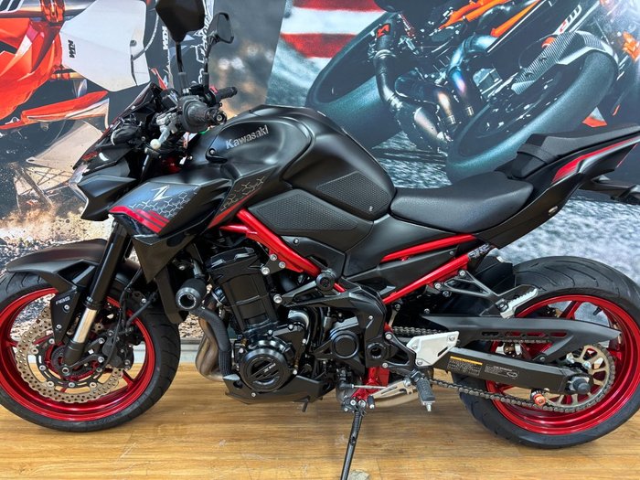 2021 Kawasaki Z900 SUPERNAKED (ZR900) GREY