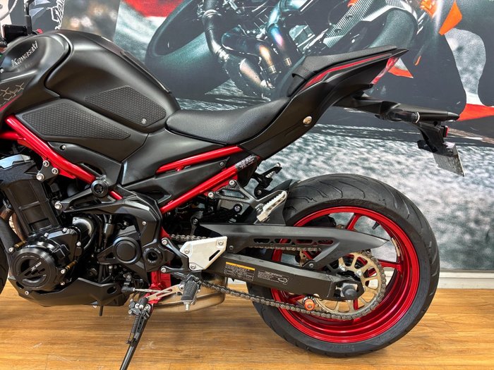 2021 Kawasaki Z900 SUPERNAKED (ZR900) GREY