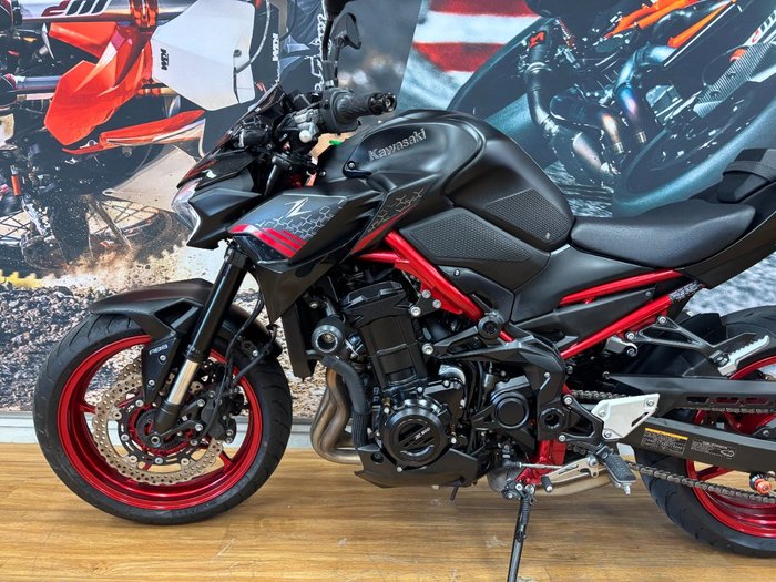 2021 Kawasaki Z900 SUPERNAKED (ZR900) GREY