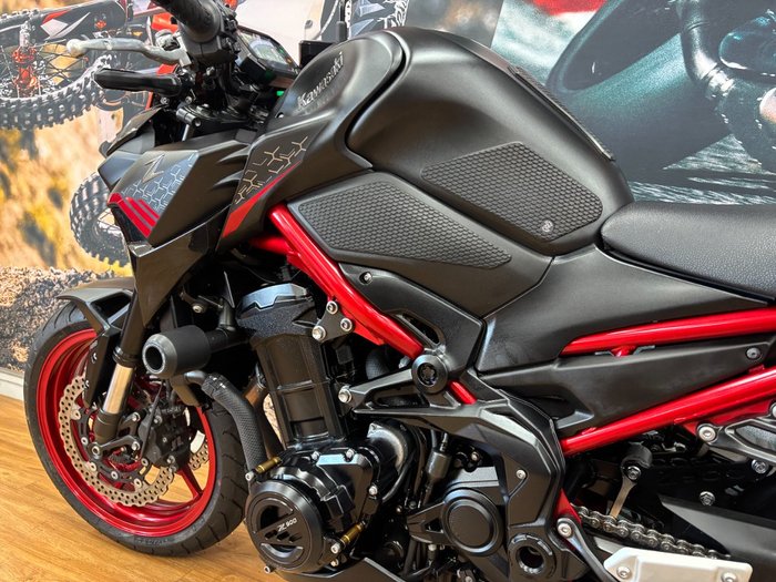 2021 Kawasaki Z900 SUPERNAKED (ZR900) GREY