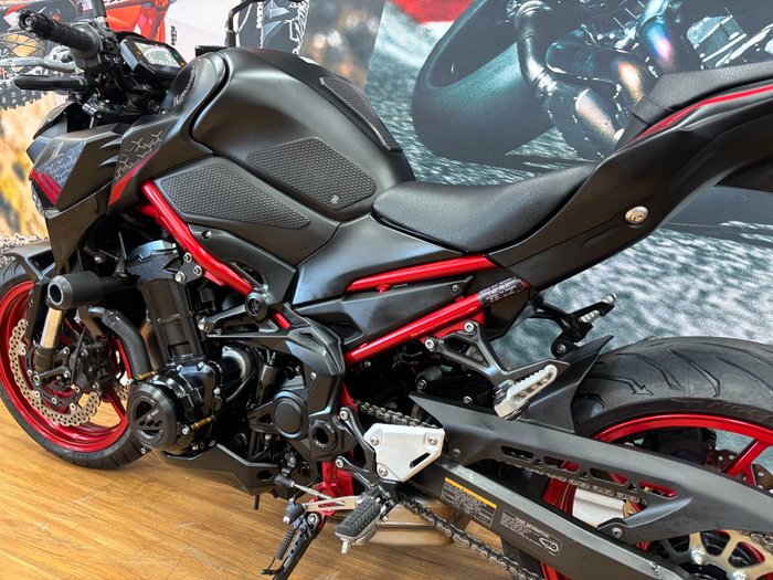 2021 Kawasaki Z900 SUPERNAKED (ZR900) GREY