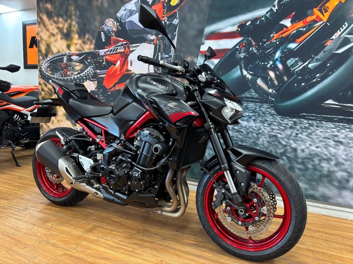 2021 Kawasaki Z900 SUPERNAKED (ZR900) GREY