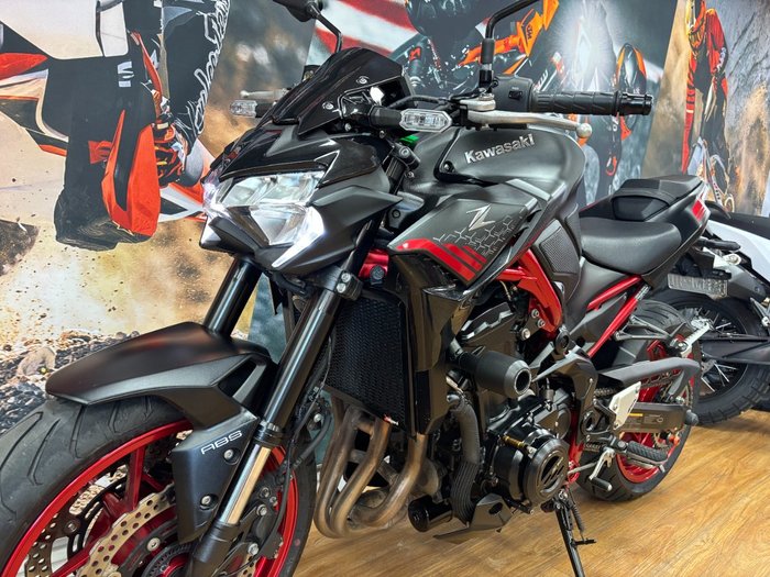 2021 Kawasaki Z900 SUPERNAKED (ZR900) GREY
