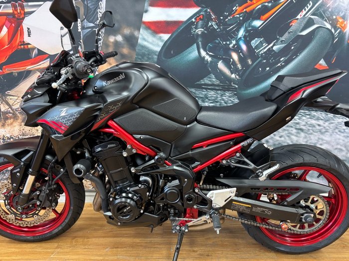2021 Kawasaki Z900 SUPERNAKED (ZR900) GREY