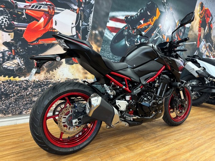 2021 Kawasaki Z900 SUPERNAKED (ZR900) GREY
