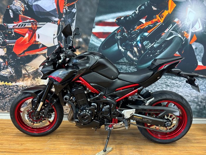 2021 Kawasaki Z900 SUPERNAKED (ZR900) GREY