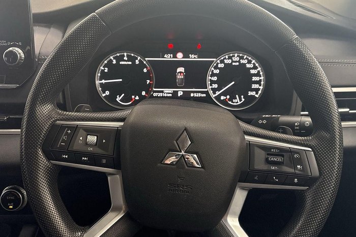 2022 Mitsubishi Outlander ES
