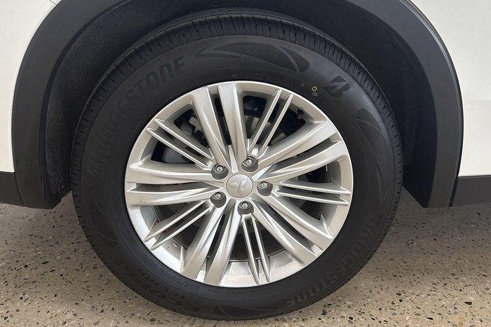 2022 Mitsubishi Outlander ES