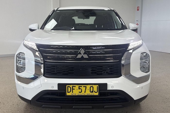 2022 Mitsubishi Outlander ES