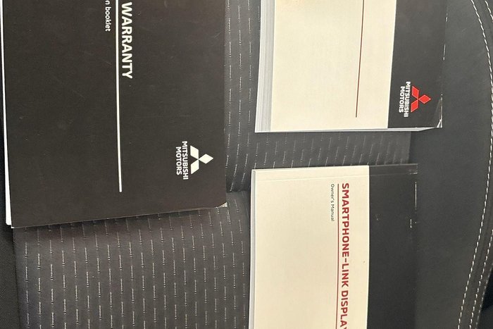 2022 Mitsubishi Outlander ES