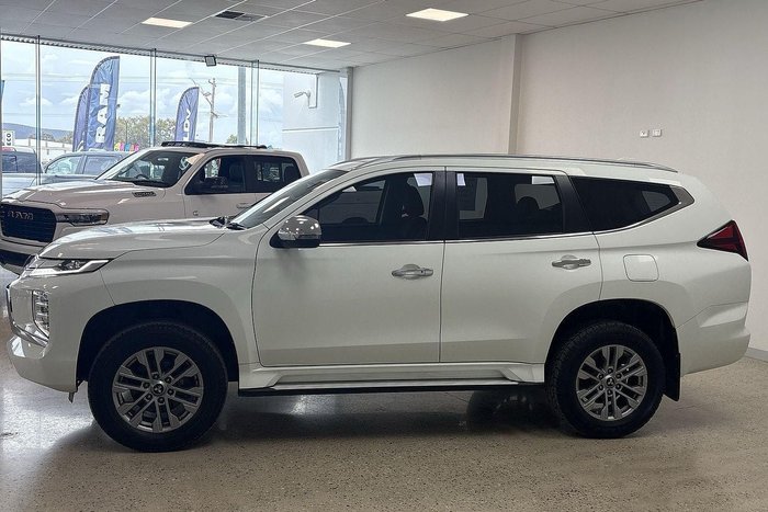 2021 Mitsubishi Pajero GLX