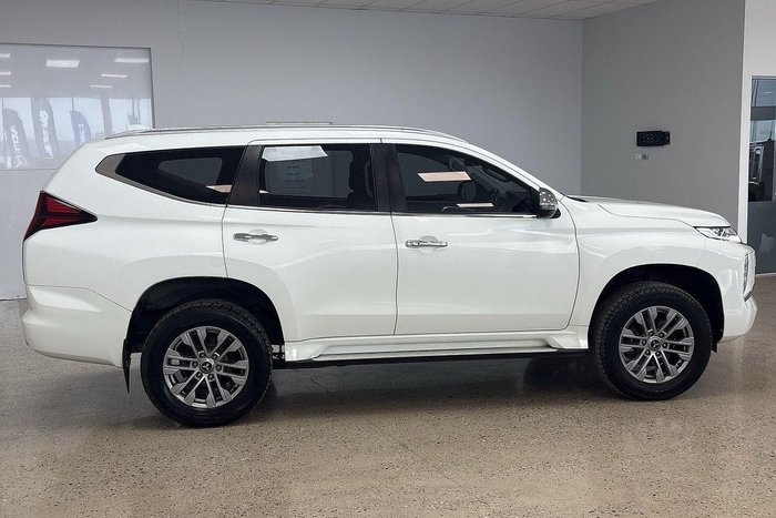 2021 Mitsubishi Pajero GLX