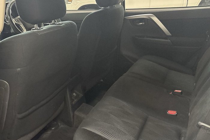 2021 Mitsubishi Pajero GLX