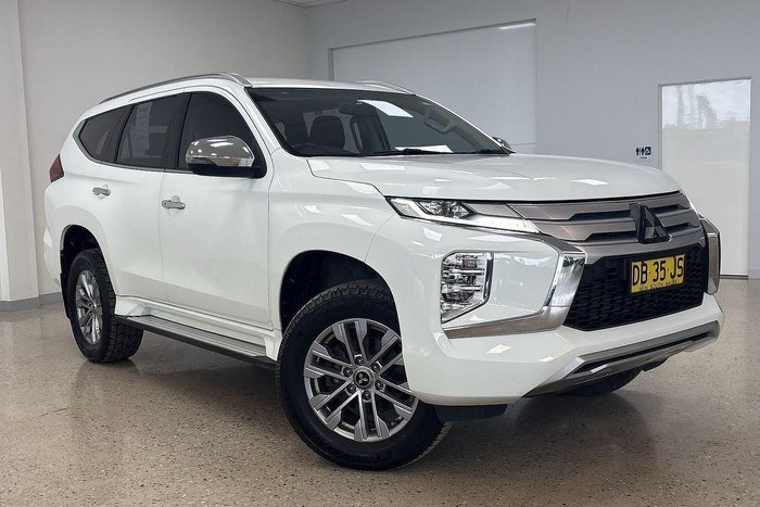 2021 Mitsubishi Pajero GLX