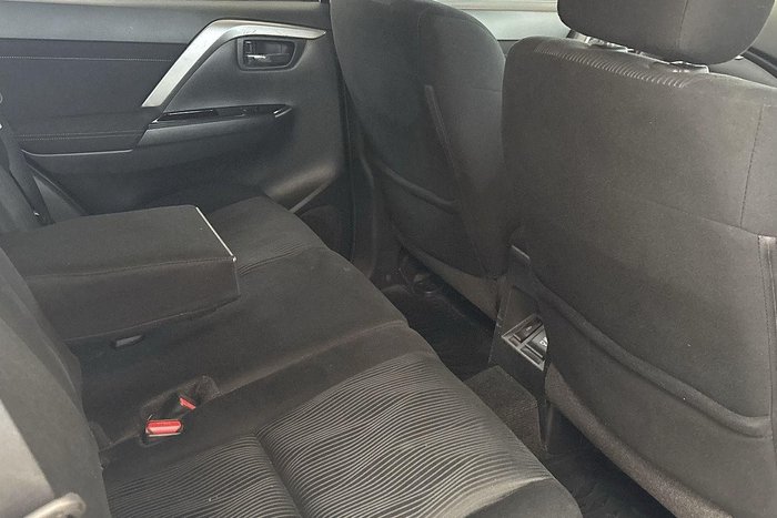 2021 Mitsubishi Pajero GLX