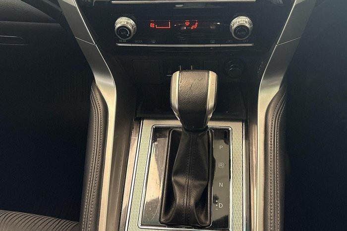 2021 Mitsubishi Pajero GLX