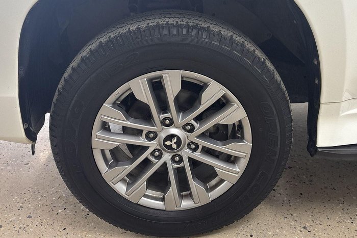 2021 Mitsubishi Pajero GLX