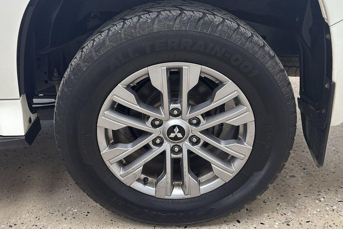 2021 Mitsubishi Pajero GLX