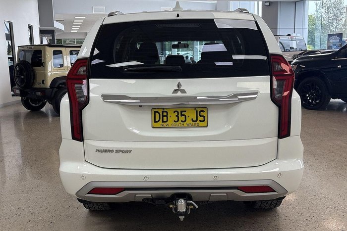 2021 Mitsubishi Pajero GLX