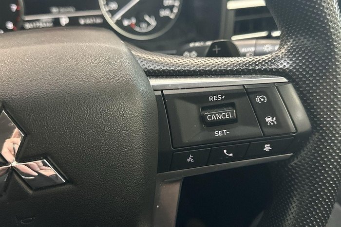 2023 Mitsubishi Outlander ES