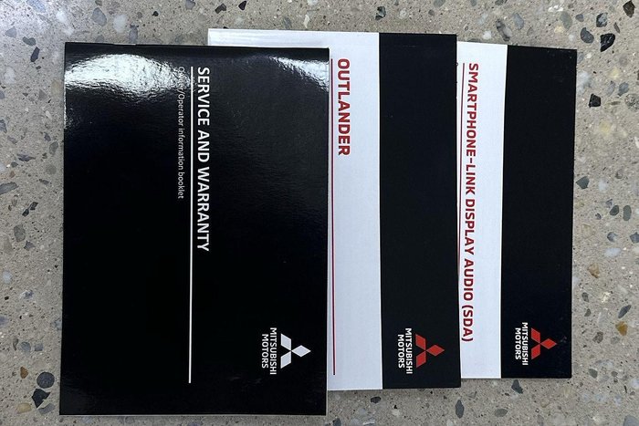 2023 Mitsubishi Outlander ES