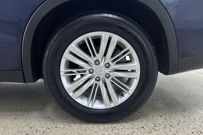 2023 Mitsubishi Outlander ES