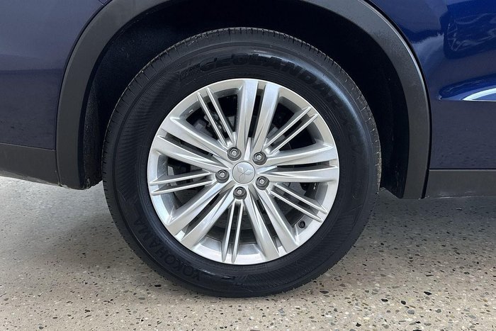 2023 Mitsubishi Outlander ES