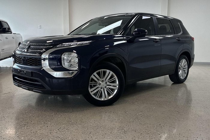 2023 Mitsubishi Outlander ES