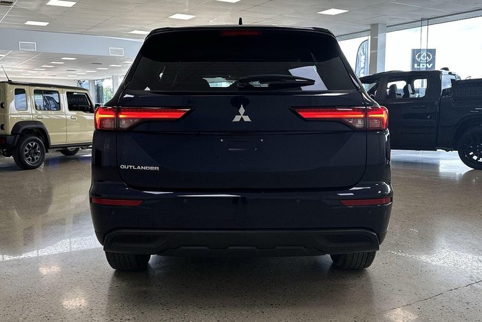 2023 Mitsubishi Outlander ES