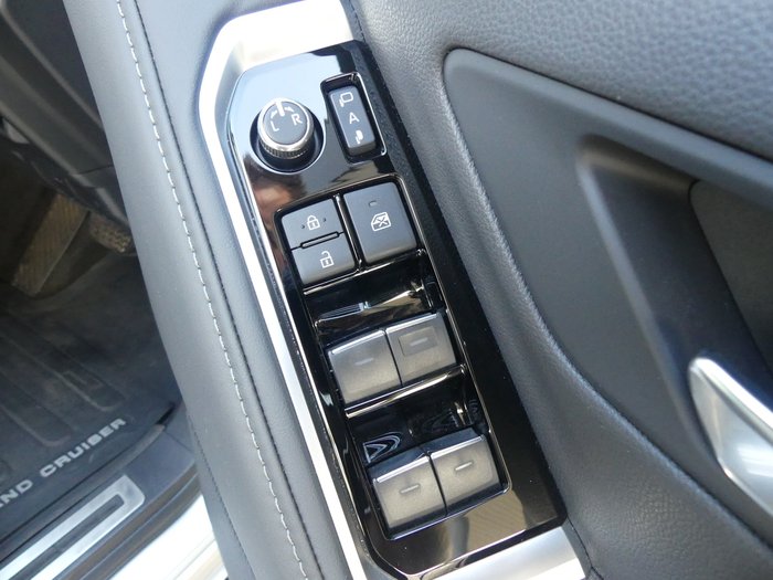2024 Toyota Landcruiser VX