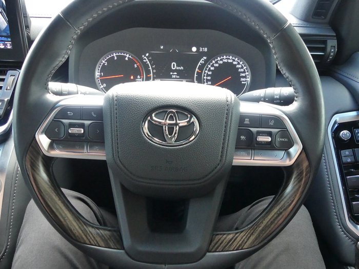 2024 Toyota Landcruiser VX