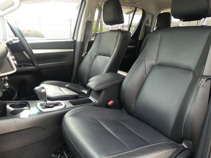 2021 Toyota Hilux SR5