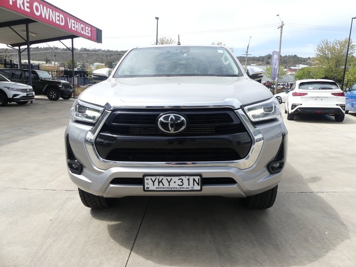 2021 Toyota Hilux SR5