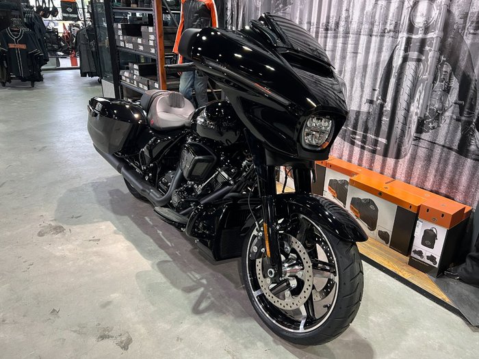 2025 Harley-davidson FLHX STREET GLIDE (117) Vivid Black