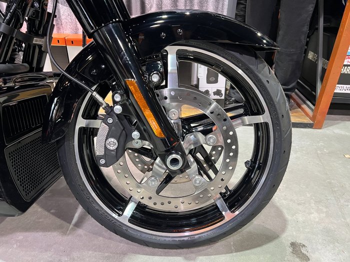 2025 Harley-davidson FLHX STREET GLIDE (117) Vivid Black