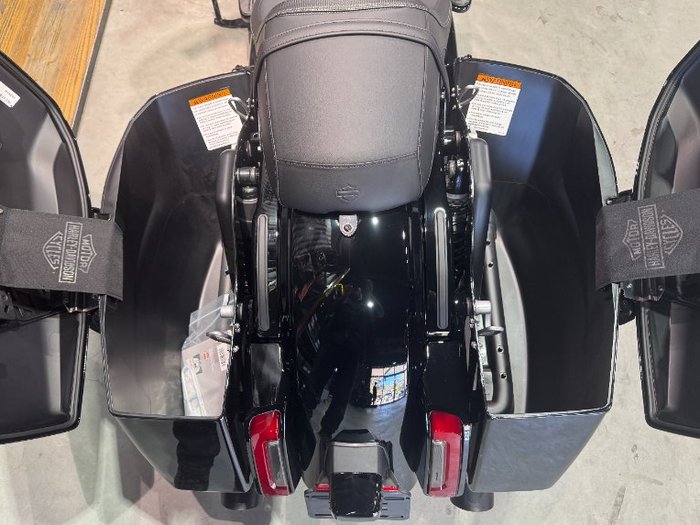 2025 Harley-davidson FLHX STREET GLIDE (117) Vivid Black