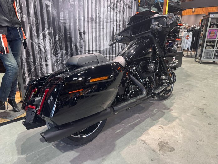 2025 Harley-davidson FLHX STREET GLIDE (117) Vivid Black