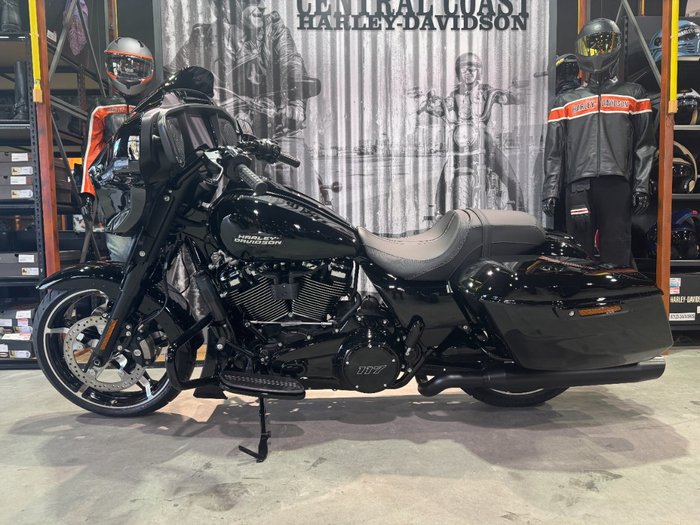 2025 Harley-davidson FLHX STREET GLIDE (117) Vivid Black