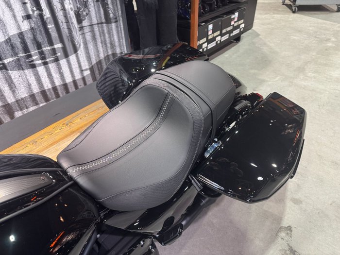 2025 Harley-davidson FLHX STREET GLIDE (117) Vivid Black