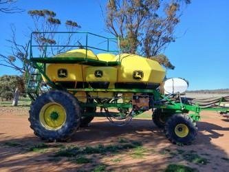 2018 John Deere 1910