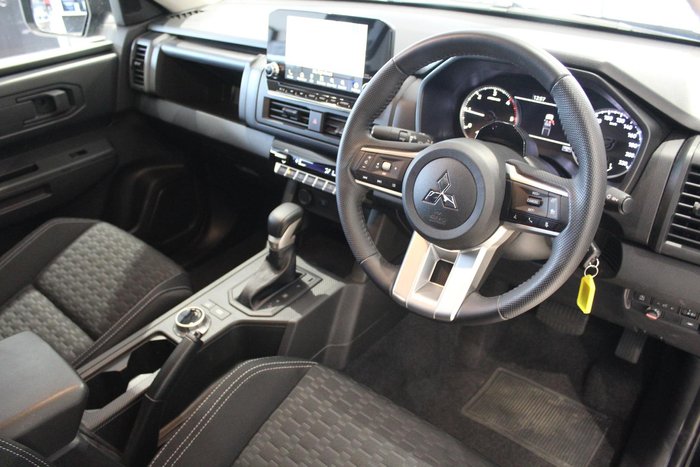 2025 Mitsubishi Triton GLX-R