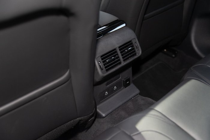 2024 Land Rover Range Rover Velar P250 Dynamic SE