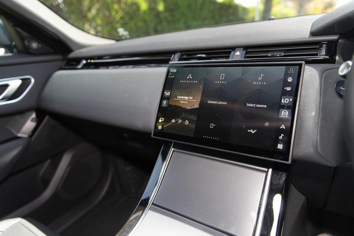 2024 Land Rover Range Rover Velar P250 Dynamic SE