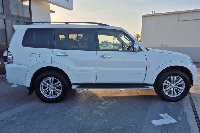 2015 Mitsubishi Pajero GLS
