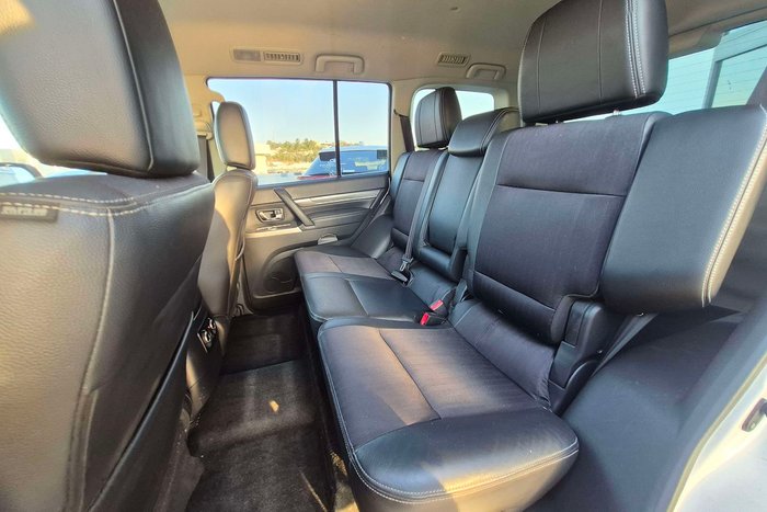 2015 Mitsubishi Pajero GLS