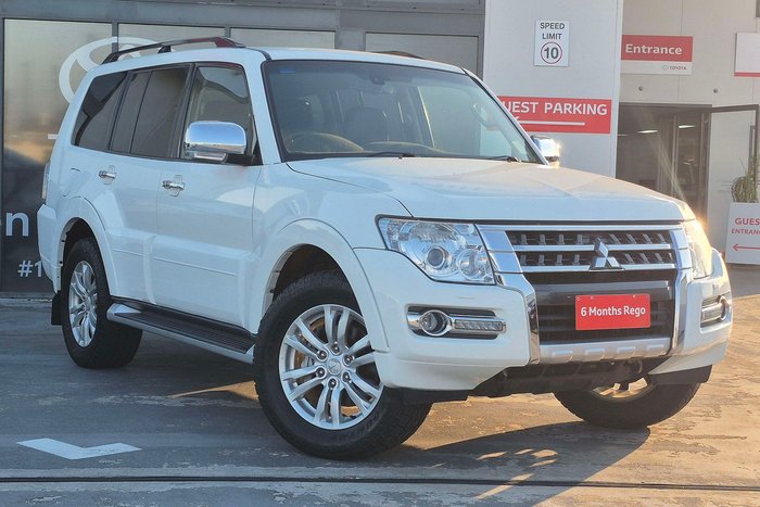 2015 Mitsubishi Pajero GLS